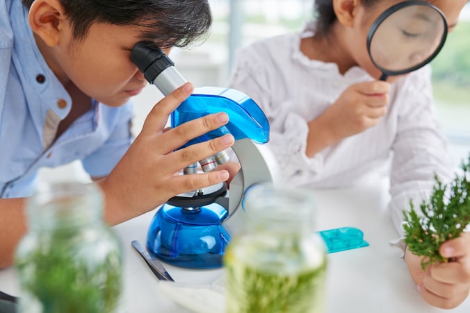 kids with microscopes_112206166_Subscription_Monthly_M.jpg