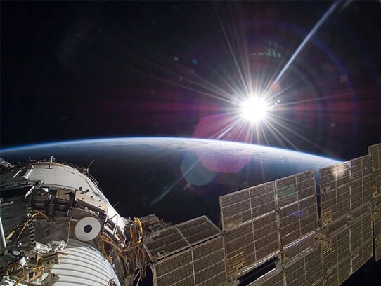 g8u2_ngss-sunrise-from-iss-nasa